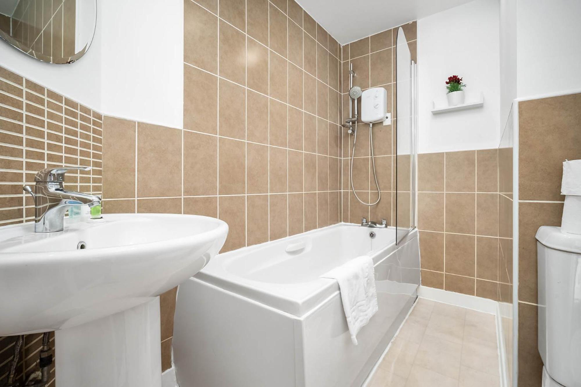 2 Bedroom House - Garden & Parking 2Gm - Wifi Birmingham Buitenkant foto