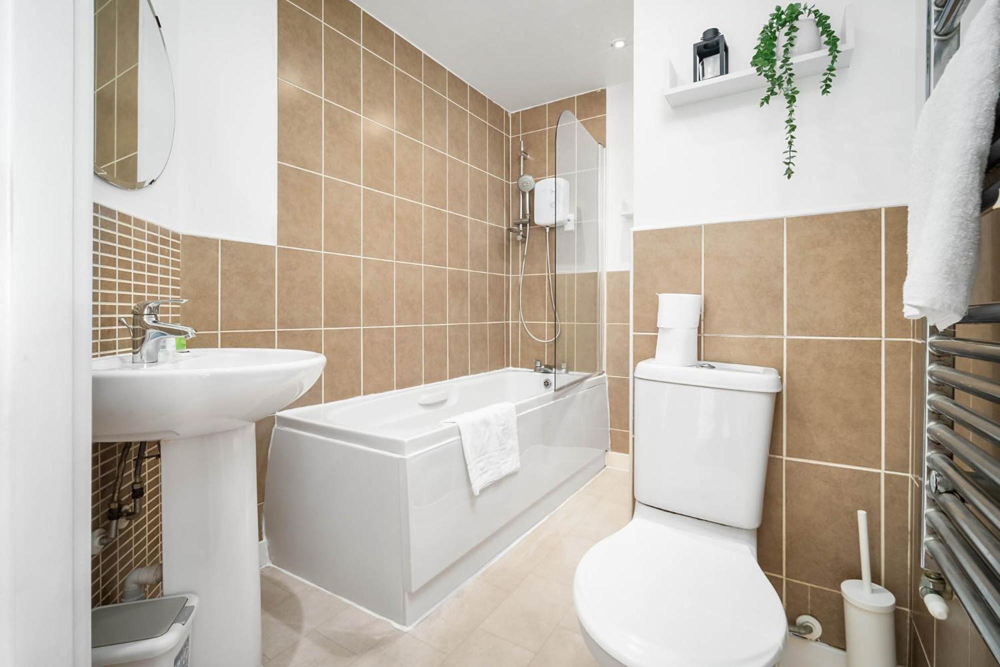2 Bedroom House - Garden & Parking 2Gm - Wifi Birmingham Buitenkant foto